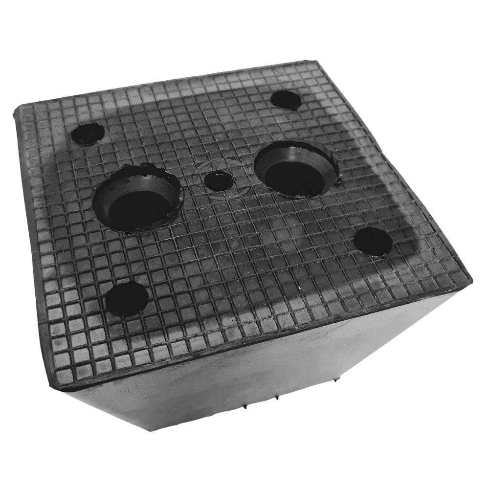 Gummi-Pyramide » unten: 150x150mm, oben: 100 x100 mm, Höhe: 100 mm