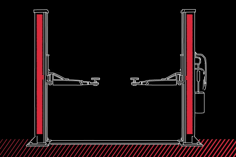 Skizzenhafte Frontansicht einer zweiteiligen Autolift-Bühne mit zwei hohen roten Säulen, weißen Kontur-Heberarmen und Motor am rechten Pfosten, diagonale rote Bodenschraffur auf schwarzem Hintergrund