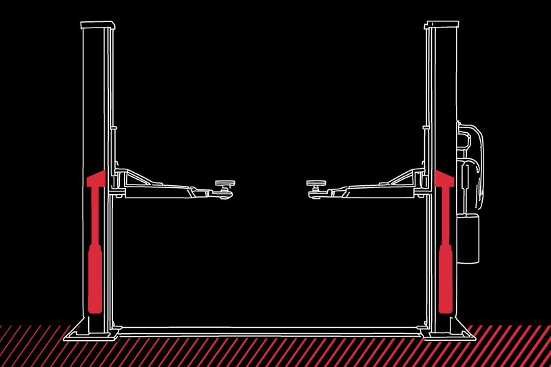 Zweisäulen-Werkstattheber schematische Seitenansicht, weiße Konturen von zwei Säulen und Hubarmen, rote Hydraulikzylinder in beiden Säulen, schwarzer Hintergrund, Boden mit roten diagonalen Streifen