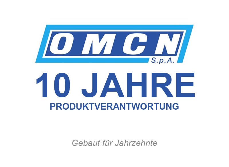 OMCN S.p.A. Logo in Blau oben, darunter großer Text 10 JAHRE mit Unterzeile PRODUKTVERANTWORTUNG, am unteren Rand grauer Schriftzug Gebaut für Jahrzehnte auf weißem Hintergrund
