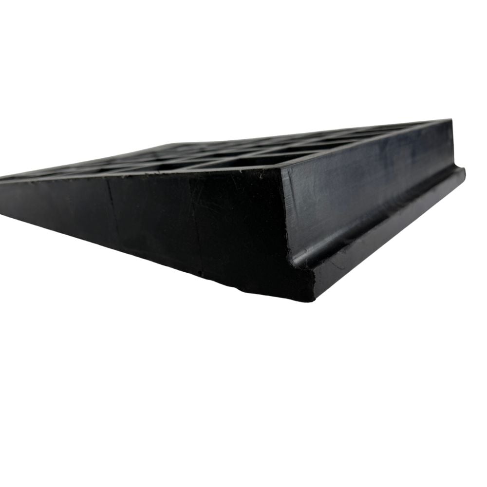 Auffahrrampe für Scherenhebebühnen – Gummi, 5.000 kg, 600 × 500 × 100 mm, verankerbar