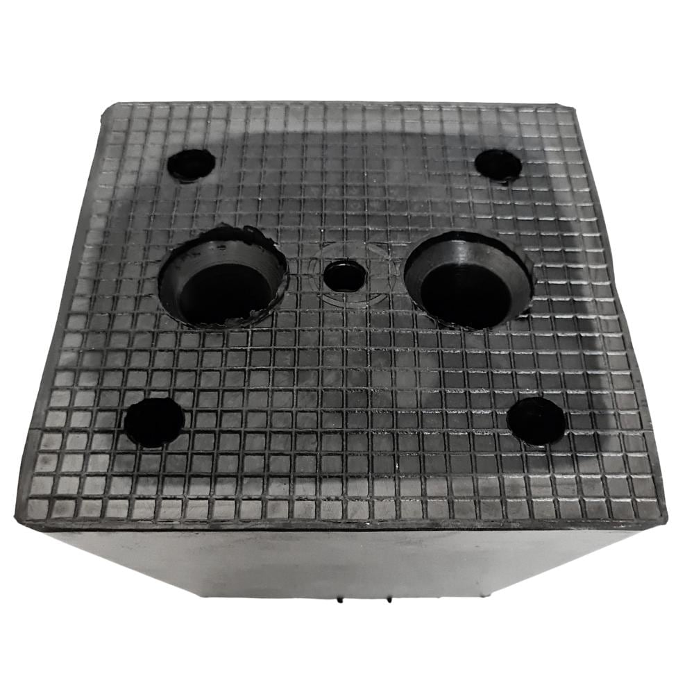 Gummi-Pyramide » unten: 150x150mm, oben: 100 x100 mm, Höhe: 100 mm