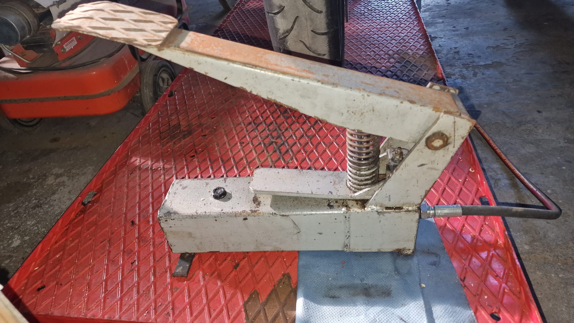 Dichtsatz für eckige Fußpumpe einer Grazia SM 4-5 Motorradhebebühne