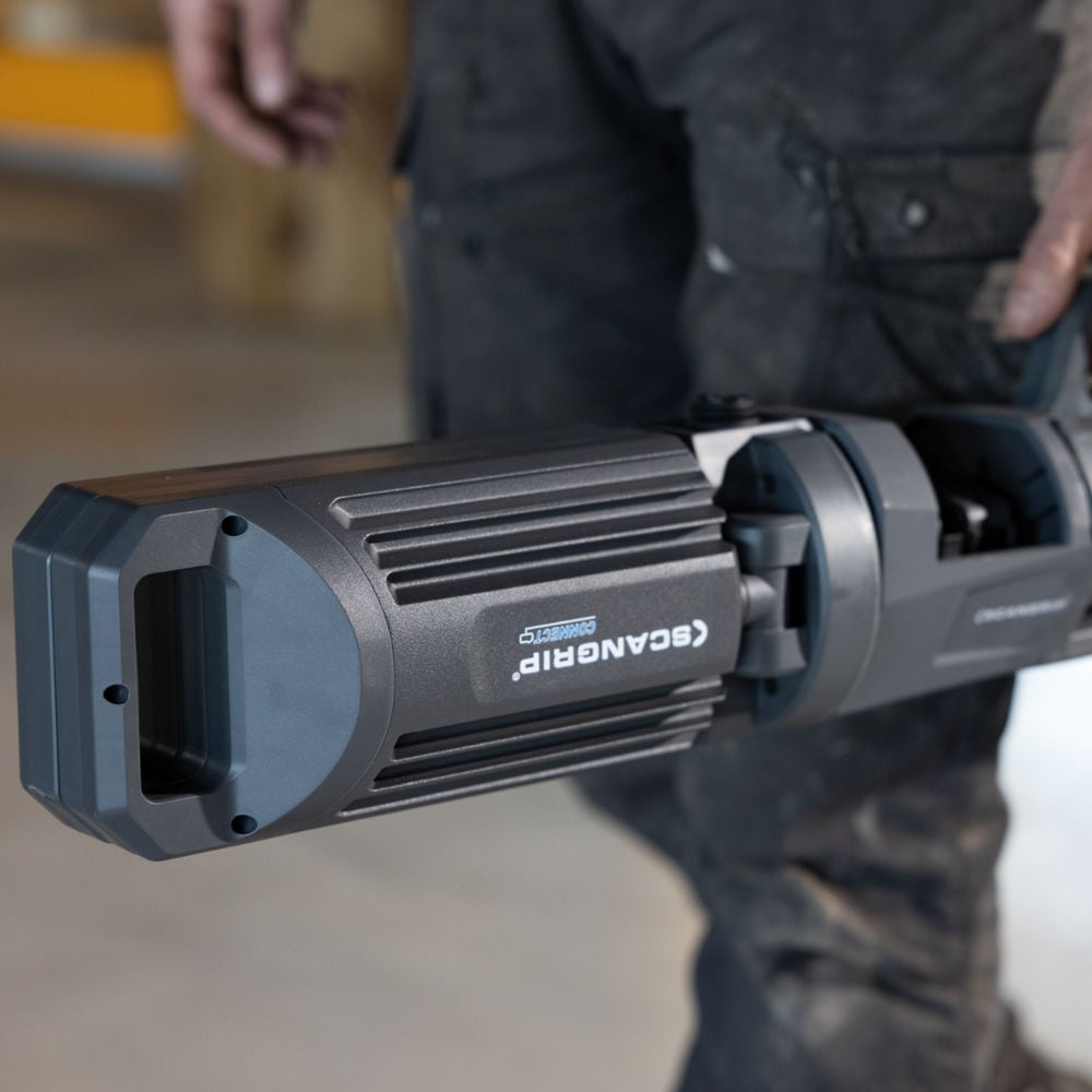 TOWER 5 CONNECT Strahler mit 5000 Lumen und integriertem Stativ