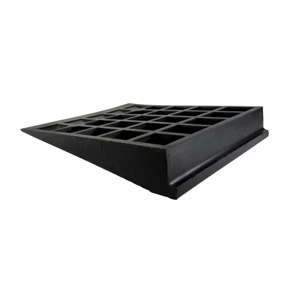 Auffahrrampe für Scherenhebebühnen – Gummi, 5.000 kg, 600 × 500 × 100 mm, verankerbar