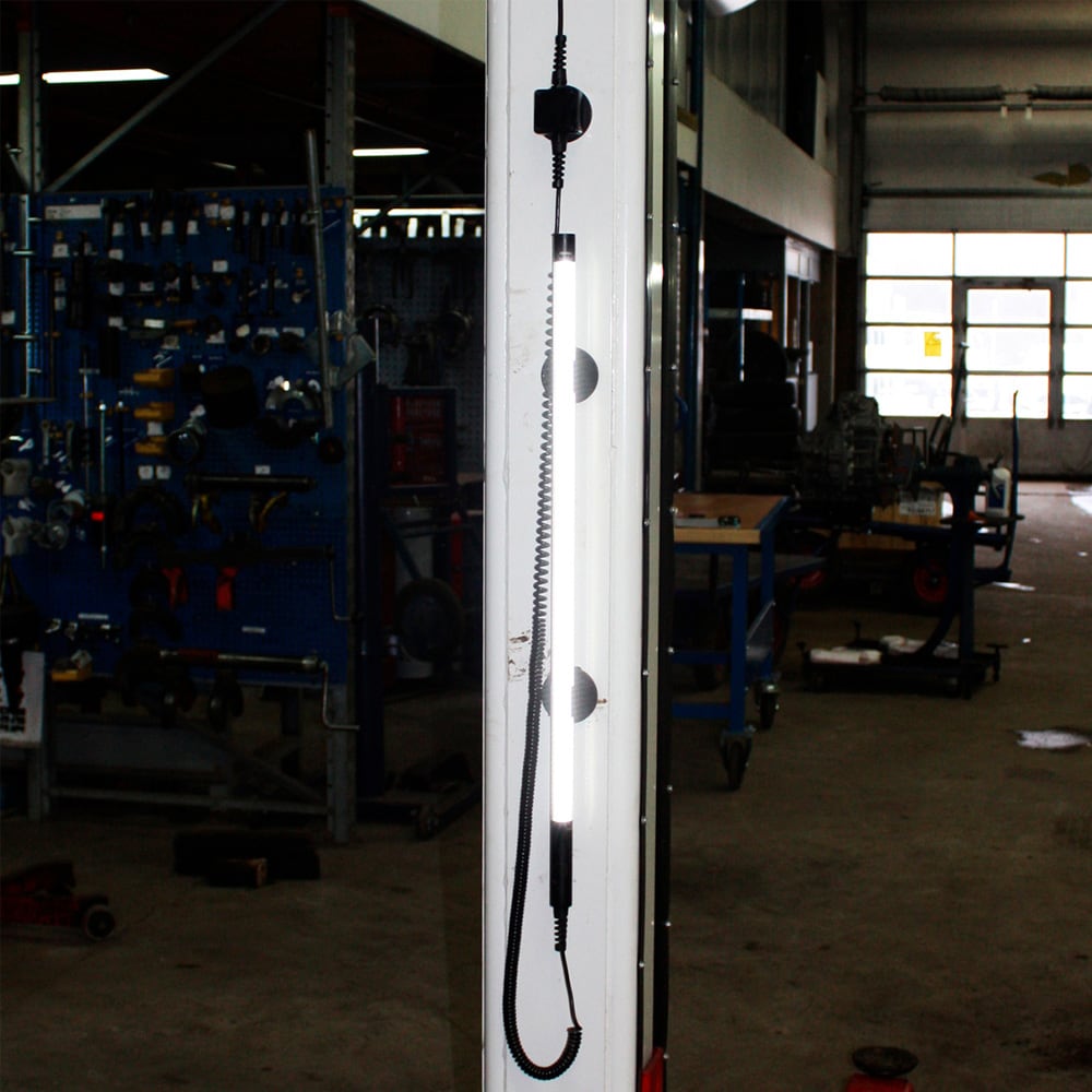 LINE LIGHT 2 POST - Universelle Beleuchtung für 2-Säulenhebebühnen, Scherenhebebühnen